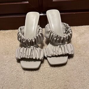 H&M Women's Beige Ruffled Sandals